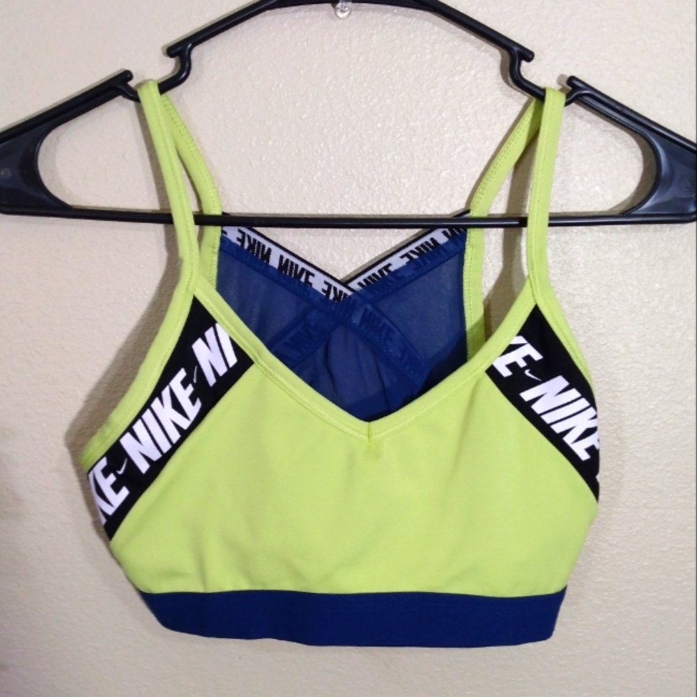 Nike sports bra medium